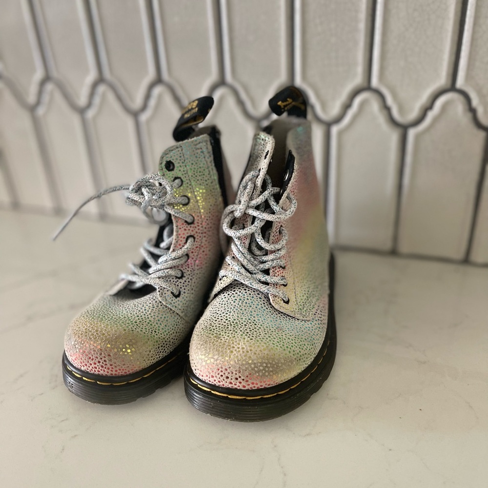 Kids Doc Martens never worn size 8
